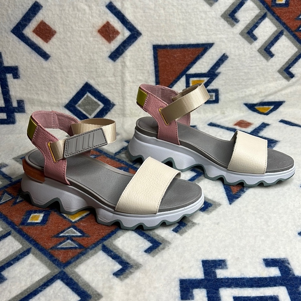 Sorel Kinetic Sandals/Sports Sandals/Chalk/Eraser Pink